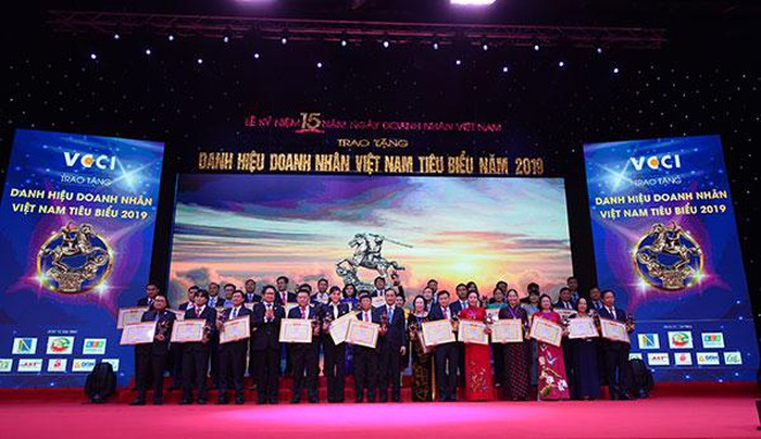 Vinh danh 100 Doanh nhân Việt Nam tiêu biểu 2019