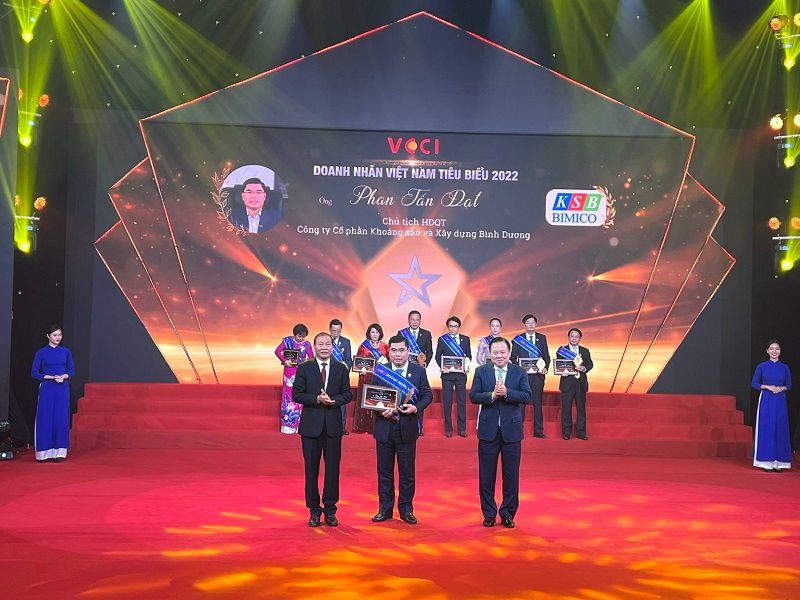 Chủ tịch KSB Phan Tấn Đạt được tôn vinh “Doanh nhân Việt Nam tiêu biểu” năm 2022
